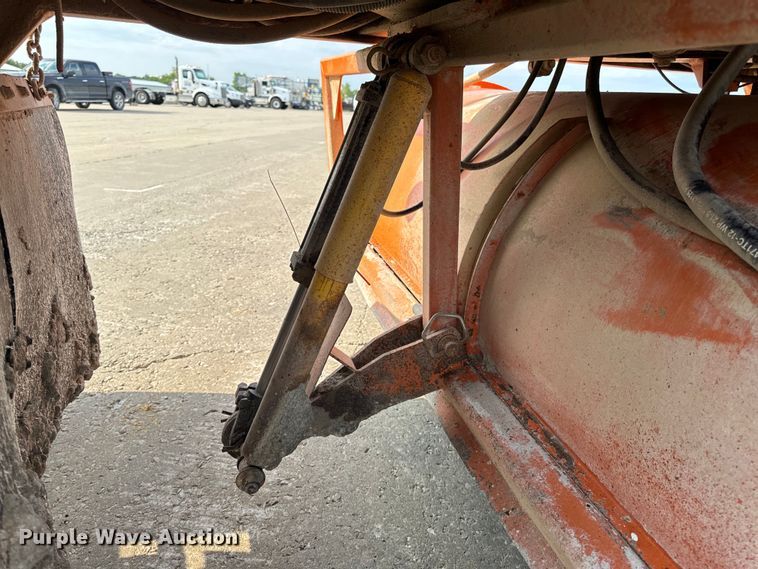 image for item OF9787 2005 Broce RJ350 broom