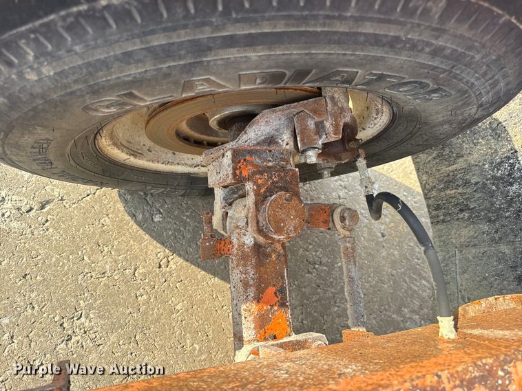 image for item OF9787 2005 Broce RJ350 broom