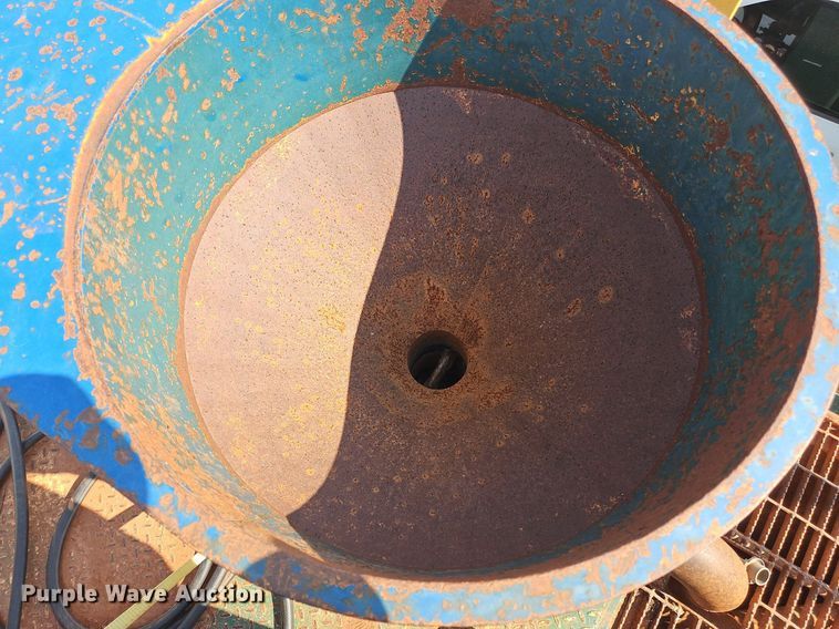 image for item OK9983 2014 Kem Tron T500 mud recycling system with trailer