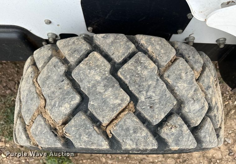 image for item OL9669 2019 Bobcat S650 skid steer loader