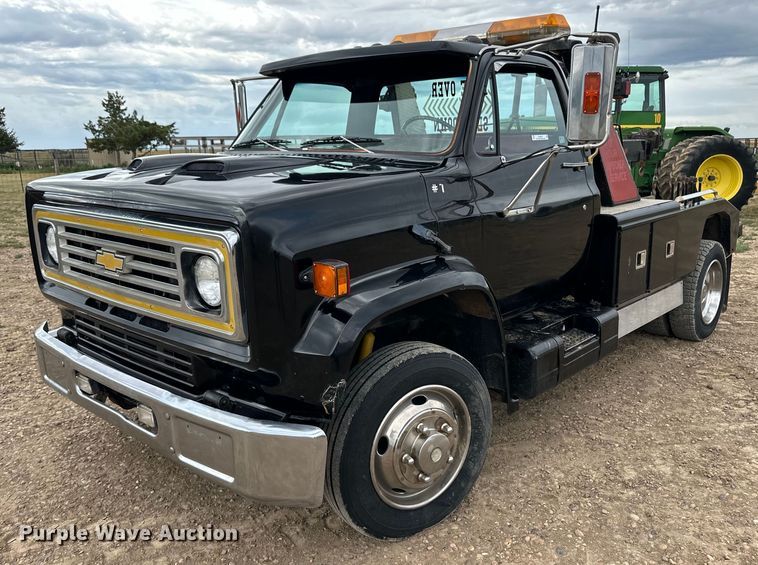 image for item OL9670 1987 Chevrolet C70 tow truck