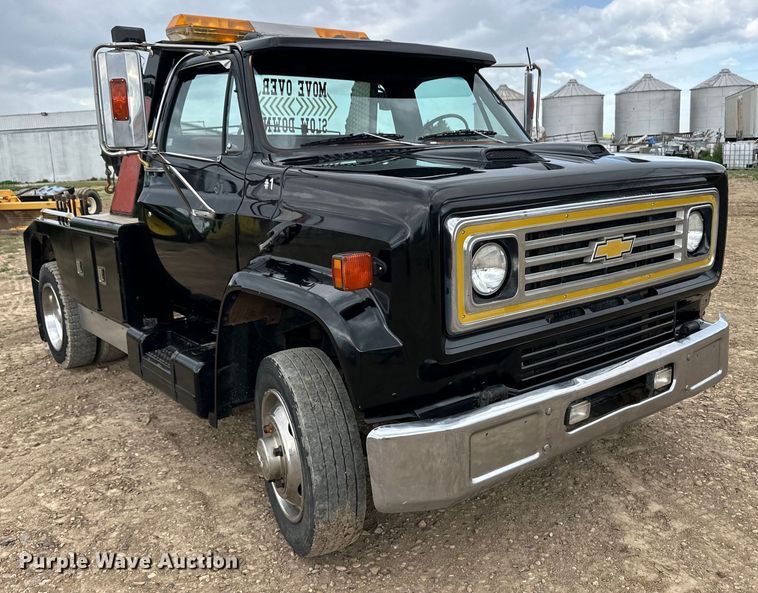 image for item OL9670 1987 Chevrolet C70 tow truck