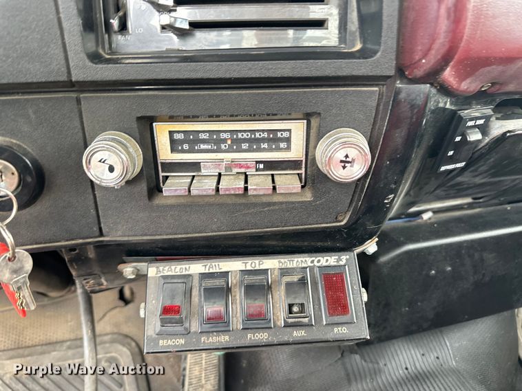 image for item OL9670 1987 Chevrolet C70 tow truck