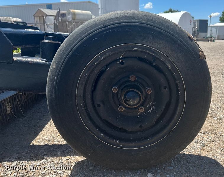 image for item OL9676 Modern Predator batwing rotary mower