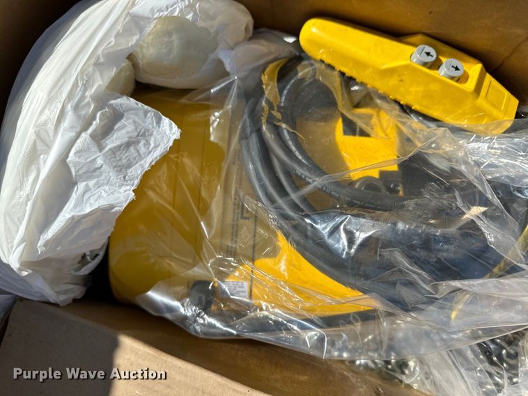 image for item OL9700 Budgit Electric BEHC0216 chain hoist