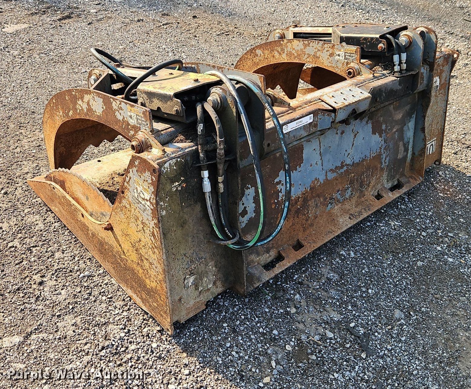 FFC Attachments LAF5266 skid steer grapple bucket in Holden, MO Item