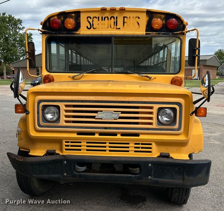 image for item DG4420 1991 Chevrolet B60 school bus
