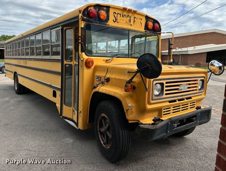 image for item DG4420 1991 Chevrolet B60 school bus