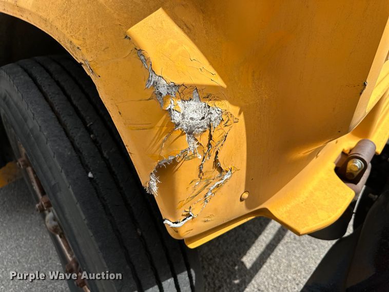 image for item DG4420 1991 Chevrolet B60 school bus