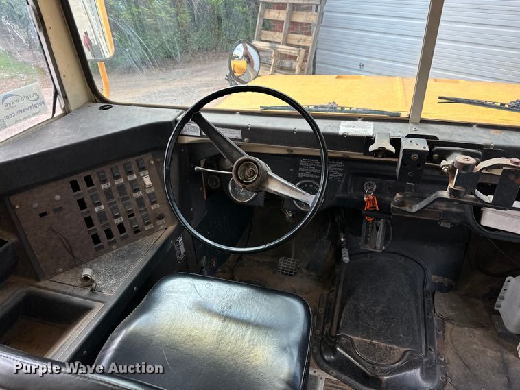 image for item DG4420 1991 Chevrolet B60 school bus