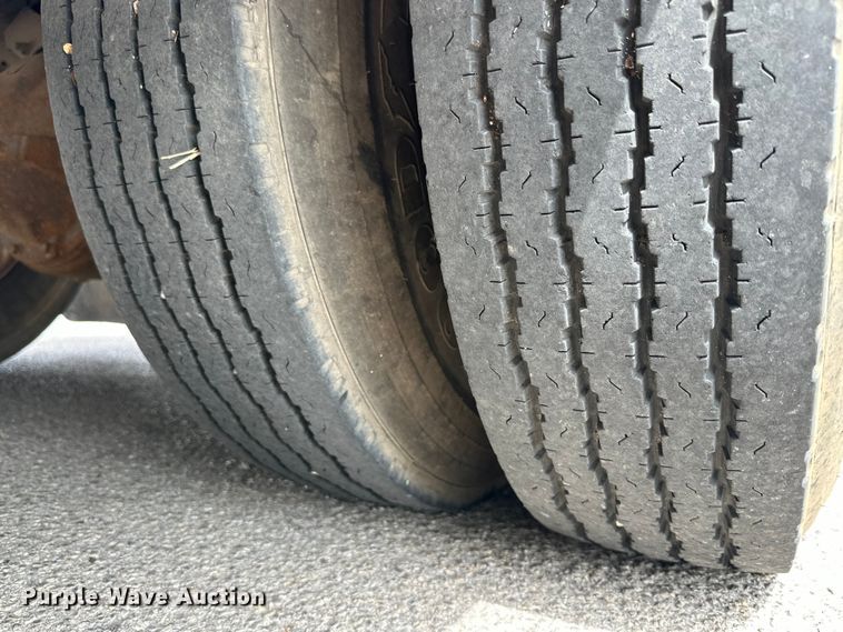 image for item DG4420 1991 Chevrolet B60 school bus