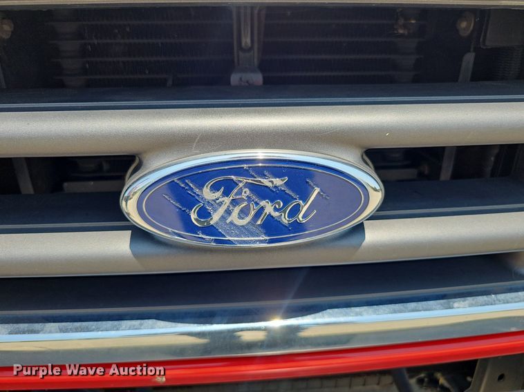 image for item DP1039 2003 Glaval E450 Super Duty shuttle bus