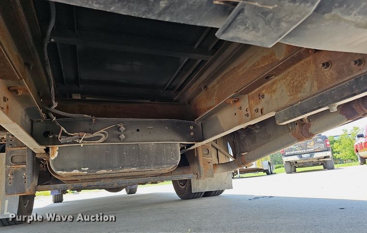 image for item DP1039 2003 Glaval E450 Super Duty shuttle bus