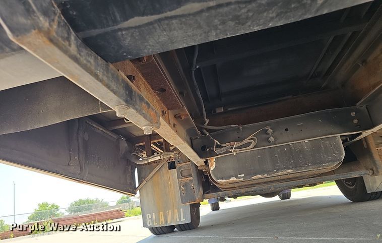 image for item DP1039 2003 Glaval E450 Super Duty shuttle bus