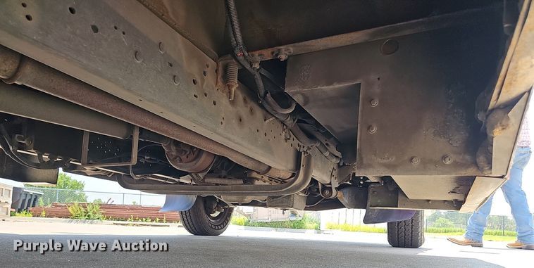 image for item DP1039 2003 Glaval E450 Super Duty shuttle bus