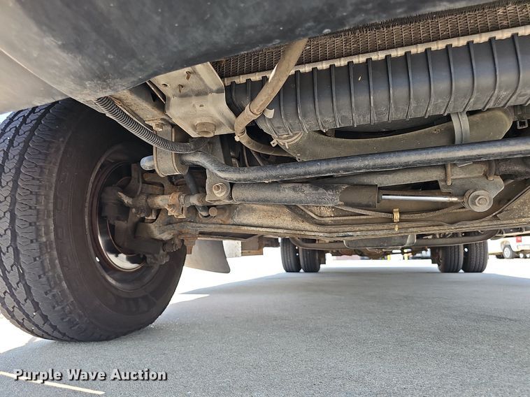 image for item DP1039 2003 Glaval E450 Super Duty shuttle bus