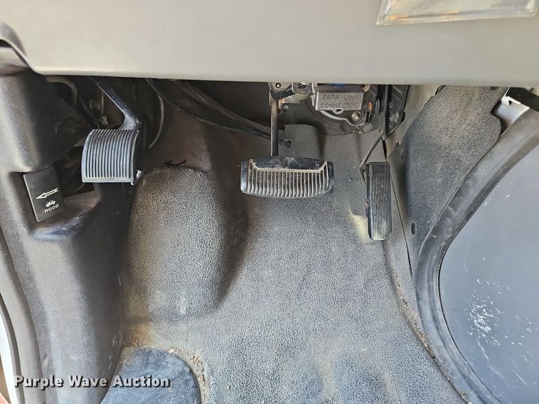 image for item DP1039 2003 Glaval E450 Super Duty shuttle bus