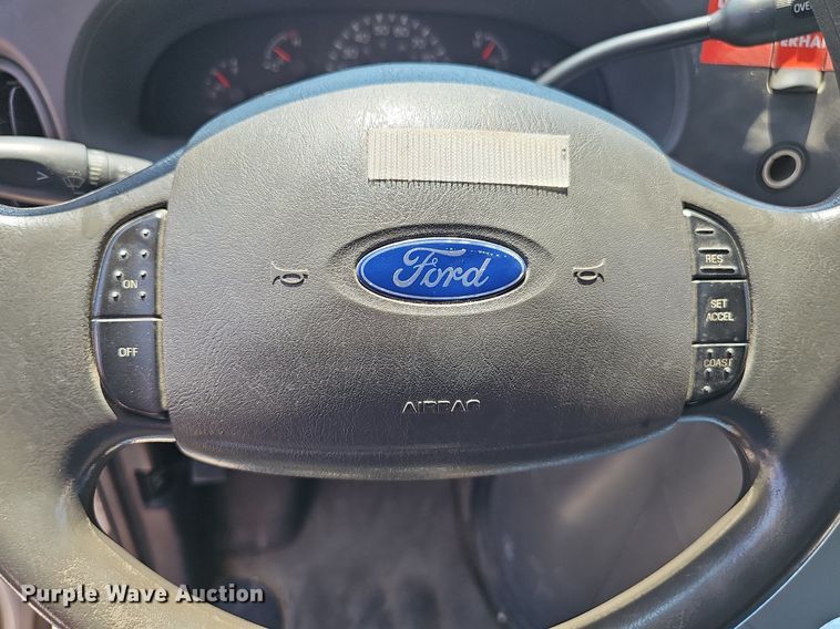 image for item DP1039 2003 Glaval E450 Super Duty shuttle bus