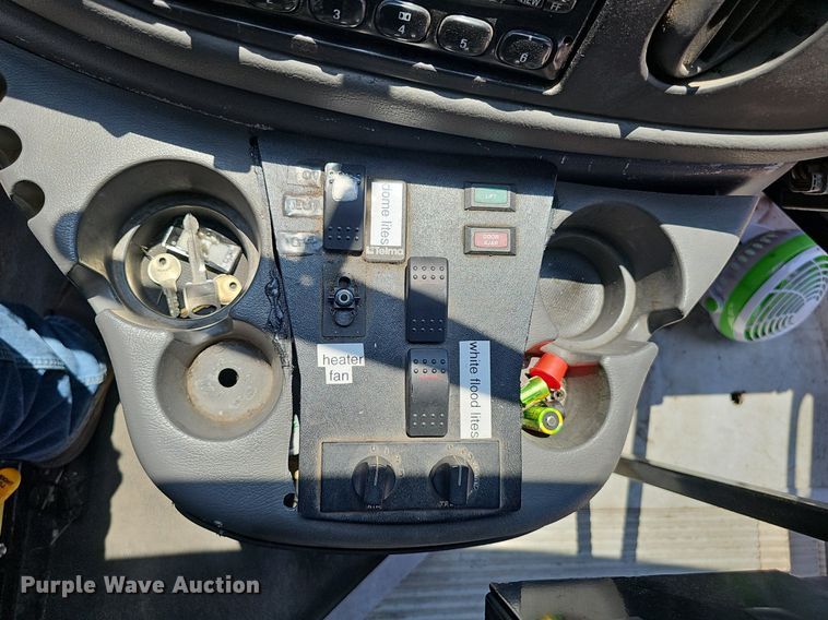 image for item DP1039 2003 Glaval E450 Super Duty shuttle bus