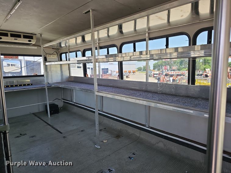 image for item DP1039 2003 Glaval E450 Super Duty shuttle bus