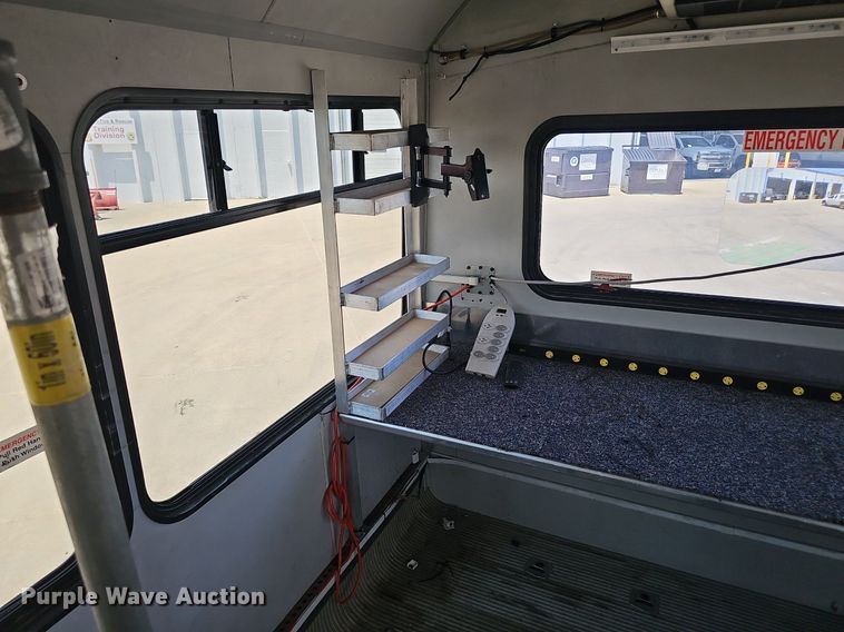 image for item DP1039 2003 Glaval E450 Super Duty shuttle bus