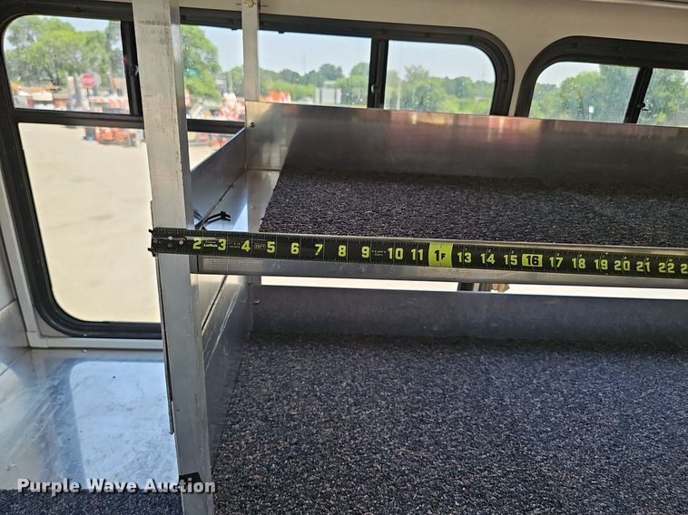 image for item DP1039 2003 Glaval E450 Super Duty shuttle bus