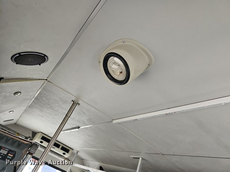 image for item DP1039 2003 Glaval E450 Super Duty shuttle bus