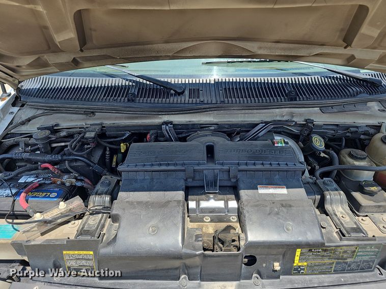 image for item DP1039 2003 Glaval E450 Super Duty shuttle bus