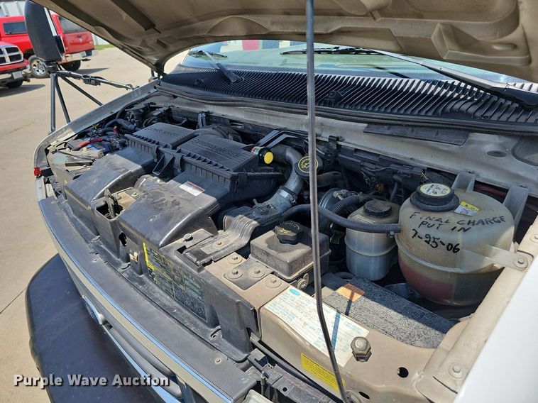 image for item DP1039 2003 Glaval E450 Super Duty shuttle bus