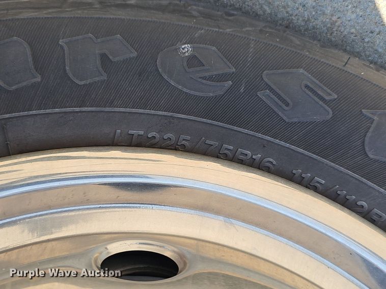 image for item DP1039 2003 Glaval E450 Super Duty shuttle bus