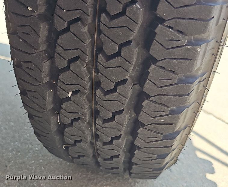 image for item DP1039 2003 Glaval E450 Super Duty shuttle bus