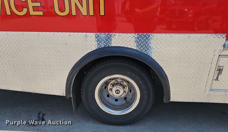 image for item DP1039 2003 Glaval E450 Super Duty shuttle bus