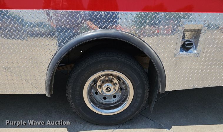 image for item DP1039 2003 Glaval E450 Super Duty shuttle bus