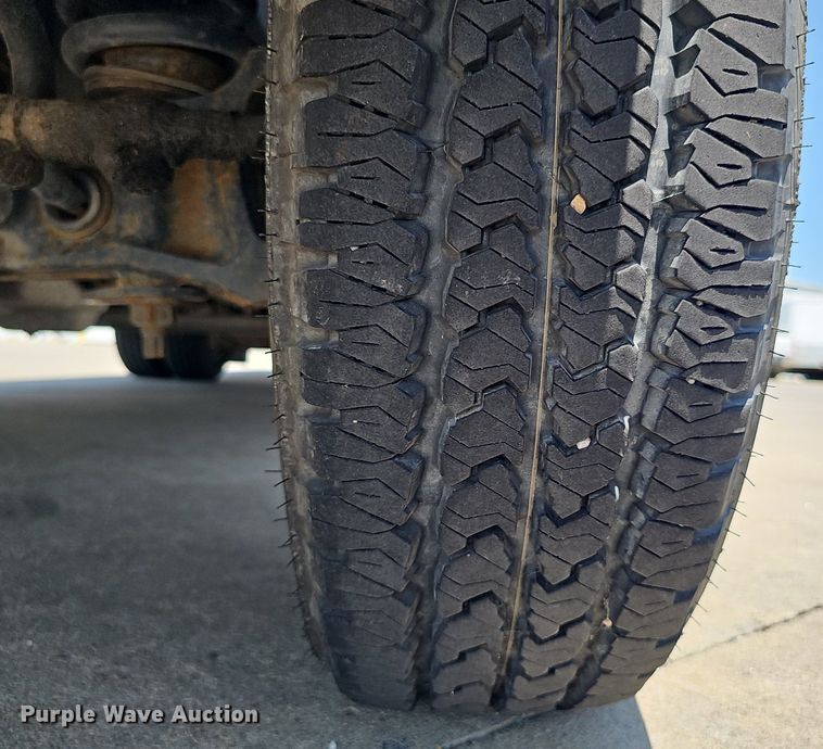 image for item DP1039 2003 Glaval E450 Super Duty shuttle bus