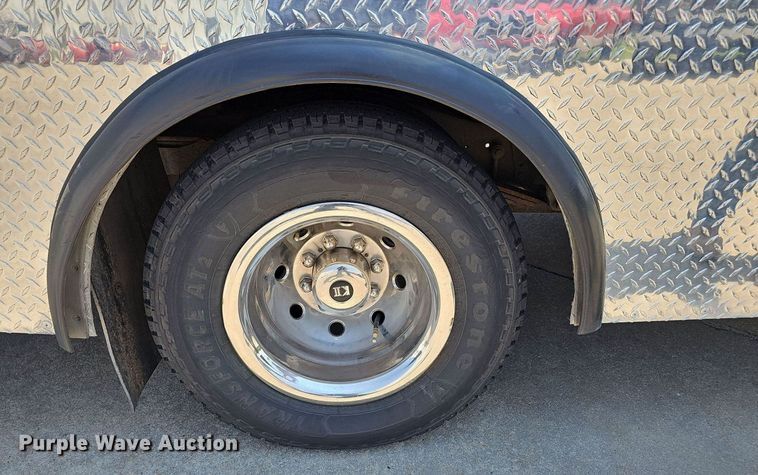 image for item DP1039 2003 Glaval E450 Super Duty shuttle bus