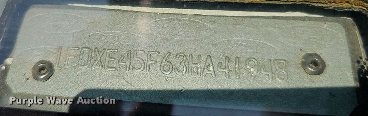 image for item DP1039 2003 Glaval E450 Super Duty shuttle bus