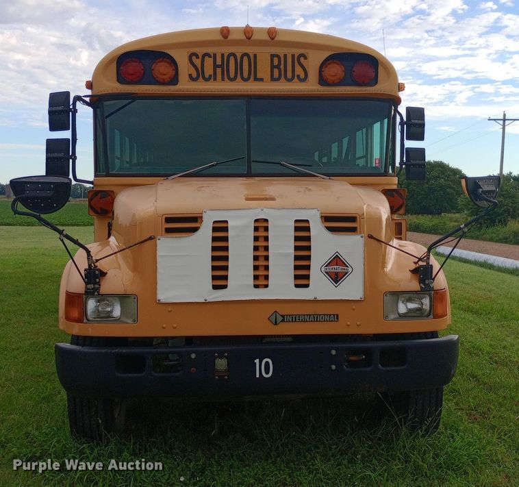image for item DP1199 2000 International school bus