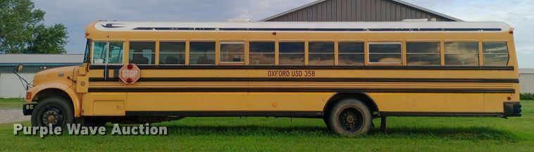 image for item DP1199 2000 International school bus