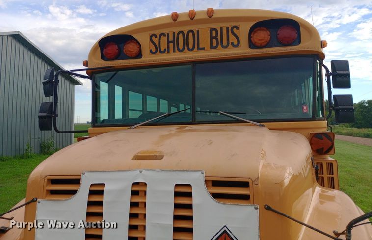 image for item DP1199 2000 International school bus