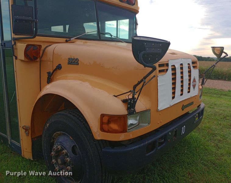 image for item DP1199 2000 International school bus