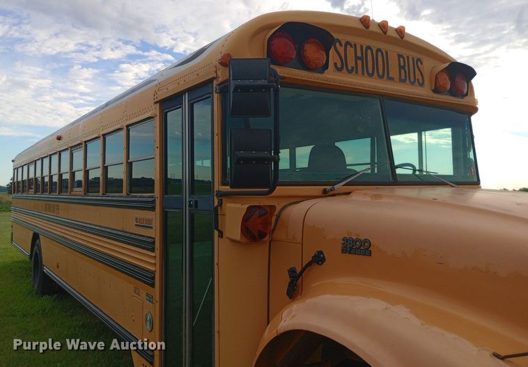 image for item DP1199 2000 International school bus