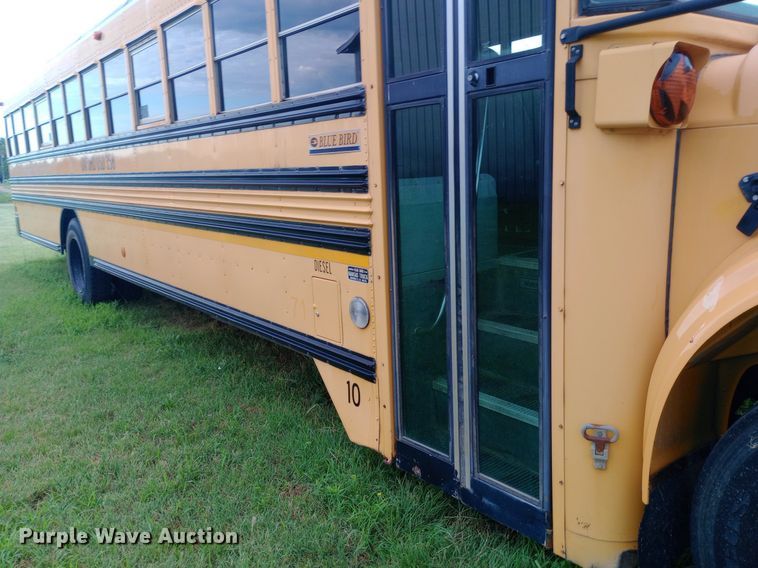 image for item DP1199 2000 International school bus