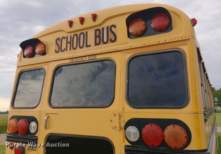 image for item DP1199 2000 International school bus