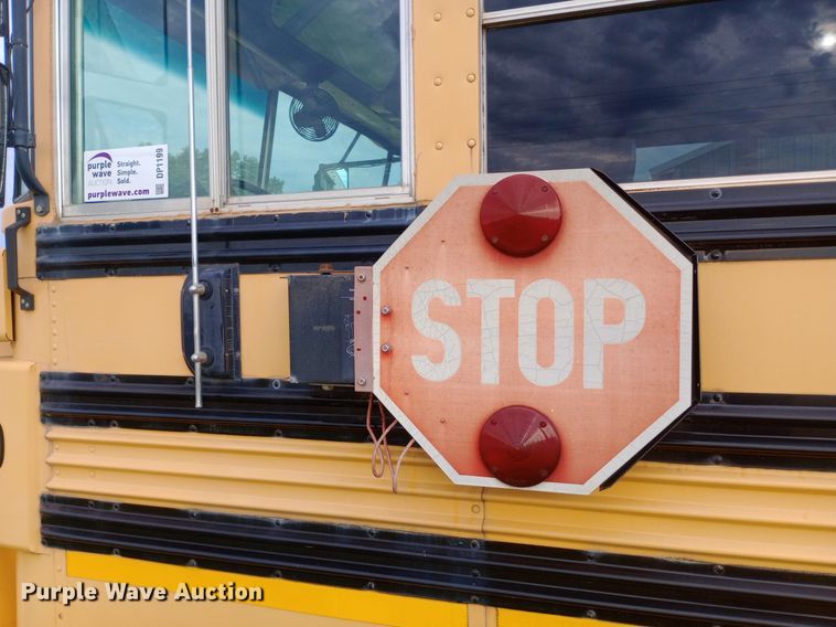 image for item DP1199 2000 International school bus