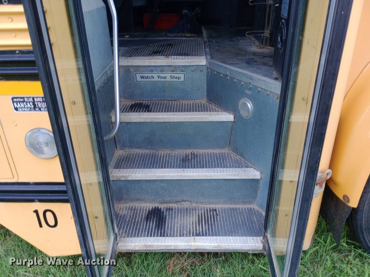 image for item DP1199 2000 International school bus