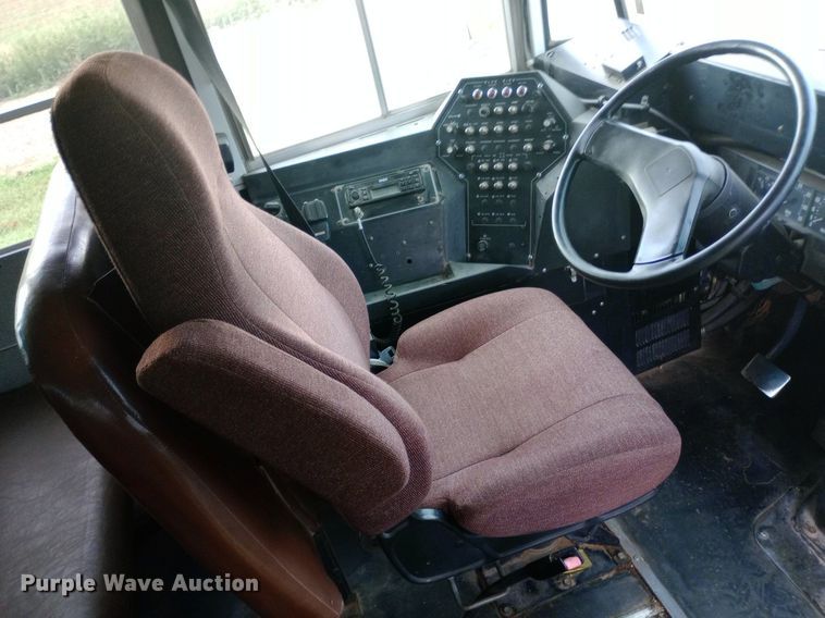 image for item DP1199 2000 International school bus