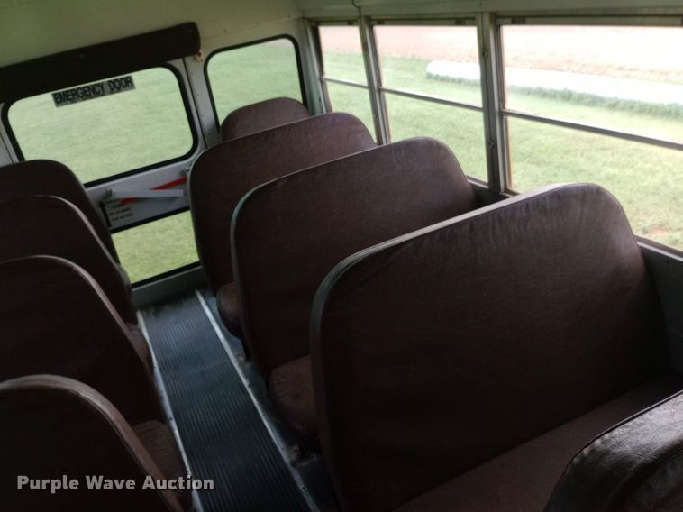 image for item DP1199 2000 International school bus