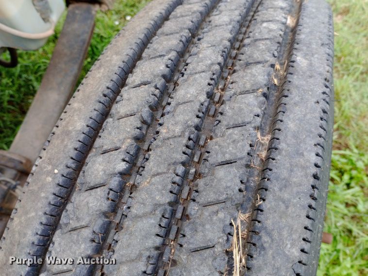 image for item DP1199 2000 International school bus