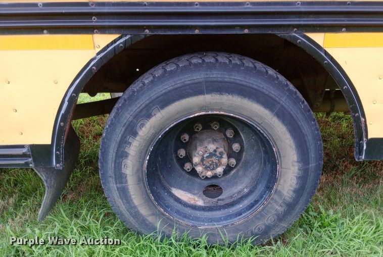 image for item DP1199 2000 International school bus