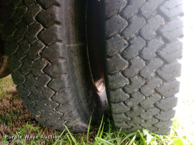 image for item DP1199 2000 International school bus